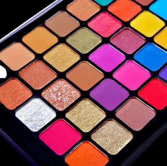 Europe Girl | 40 Color Eyeshadow palette – Cool  Tone